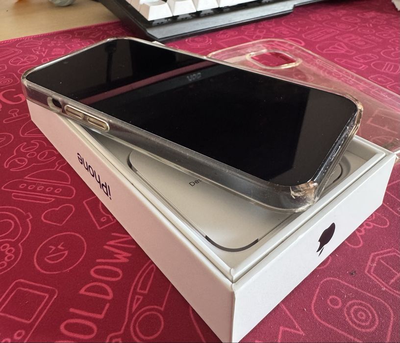 iPhone 13 128GB com capa Magsafe