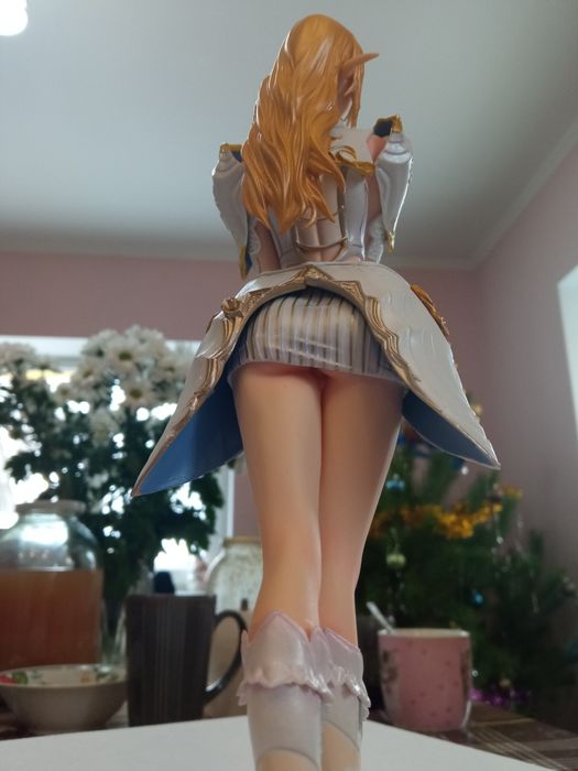 Аниме фигурка. Эльфийка из Line age II