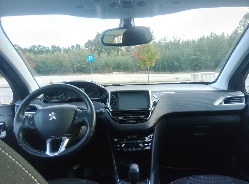 Peugeot 208 1.2 Puretech 82cv BVM5 Allure