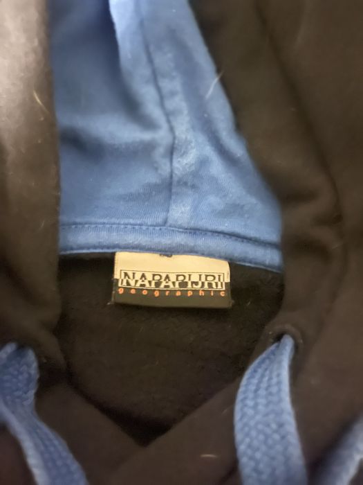 стильнальна кофта napapijri