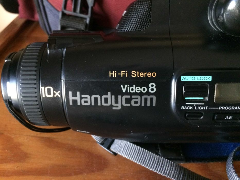 Handycam Sony. 10*. Video 8.