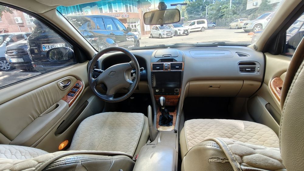 Nissan Maxima A33 2.0