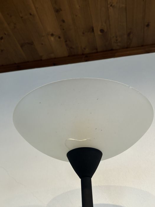 candeeiro de pe preto