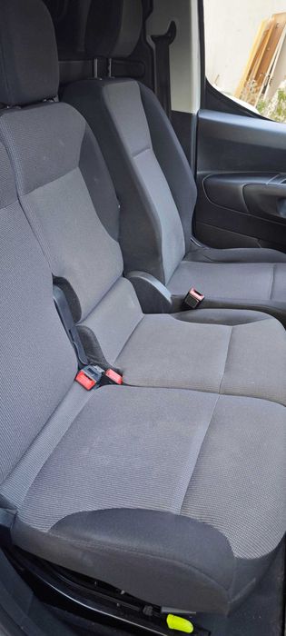 Carrinha Peugeot Partner como nova, pouco  usada,semi nova, longa, caixa estufada