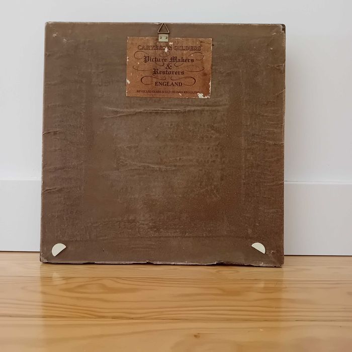 Quadro com pintura em esmalte em moldura dourada da Carvers & Gilders