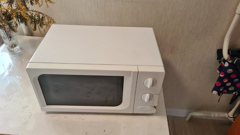 Продам мікрохвильову піч Daewoo робоча.