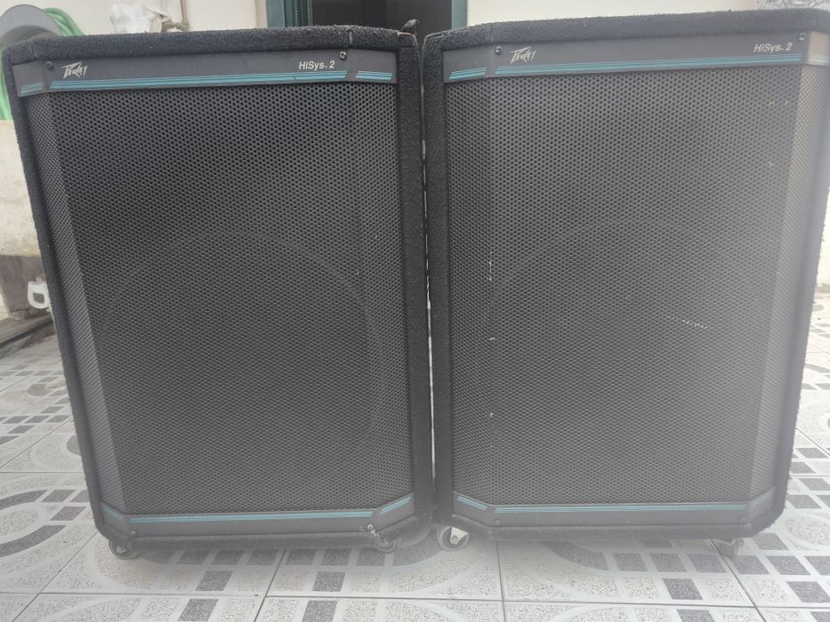 Mesa mistura Amplificada Peavey XR1200D com 4 colunas
