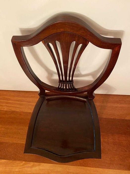 Cadeiras estilo inglês em pau santo