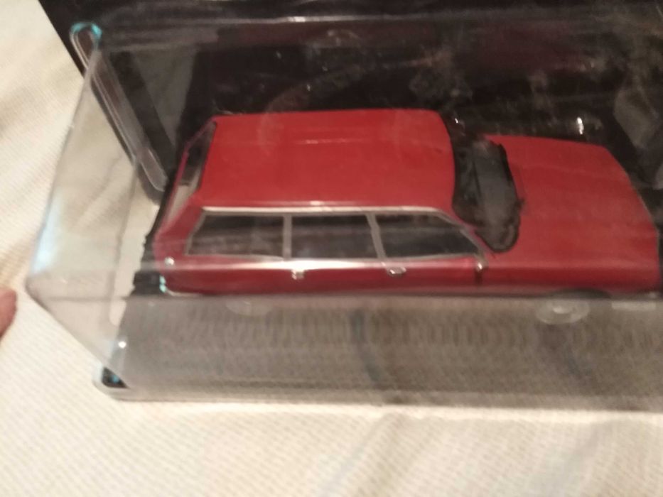 Fiat 600 esc. 1/24 mais modelos desta colecção