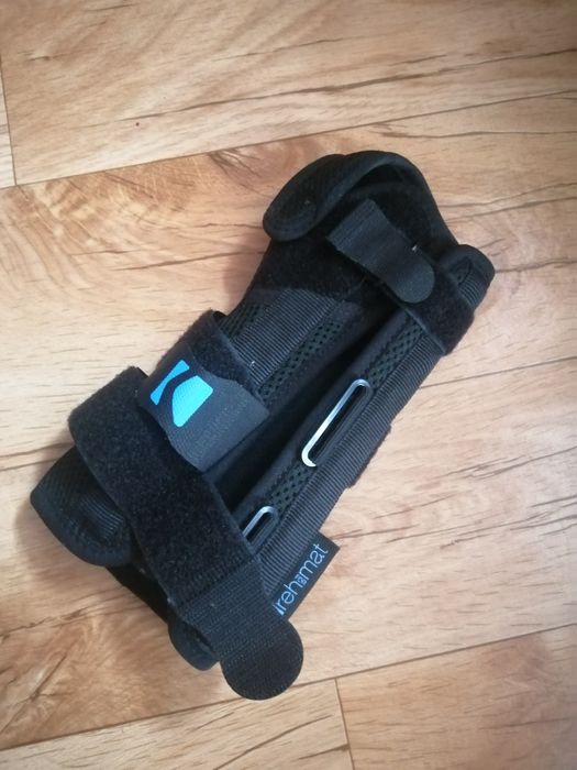 Stabilizator nowy nieużywany na nadgarstek z regulacją