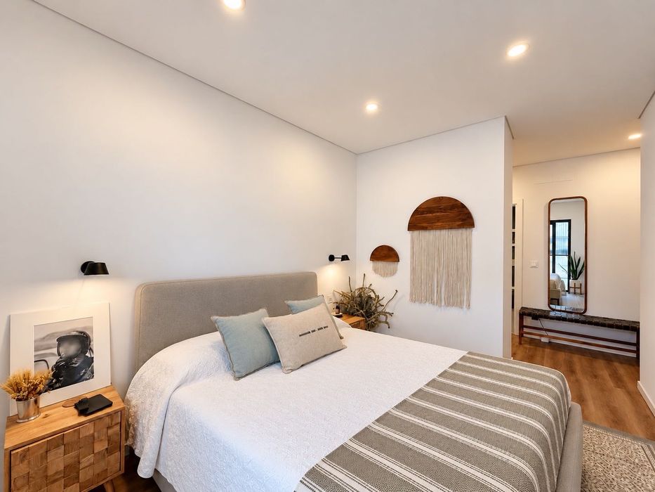 T3 único com closet e domótica | Orientação a sul | 2 lugares de garagem com Wallbox | Casal Residence, Pontinha