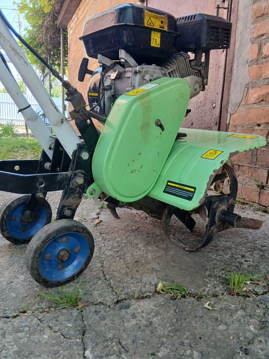 Продам мотокультіватор"Бізон"