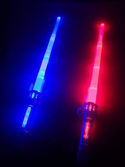 Світловий меч – іграшка Star Wars зі світловими та звуковими ефектами