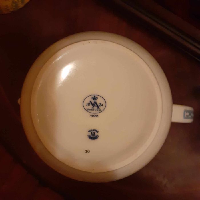 Rara leiteira porcelana: PREÇO: 25,00€