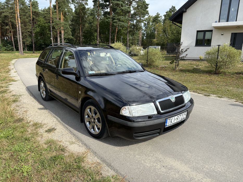 Skoda Octavia Laurin Klement Kombi 1.8 Turbo LPG Musztardowe wnętrze