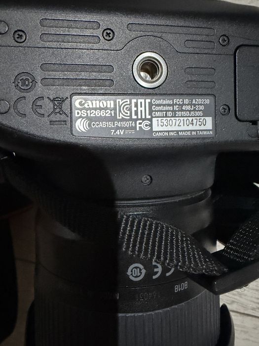 Canon EOS  1300D