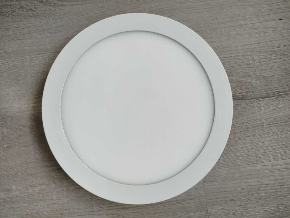 Candeeiro LED tecto/parede 22cm