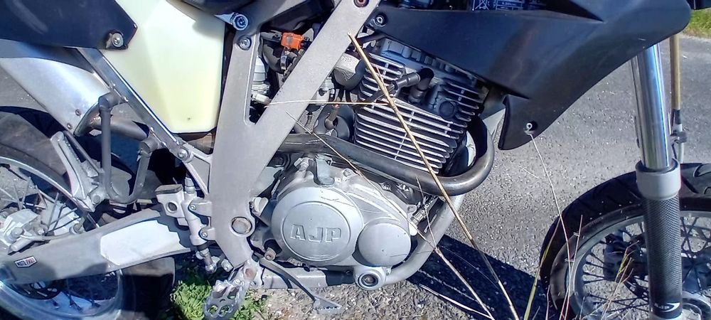 Troco Ajp Supermotard/ Ler anúncio sff.