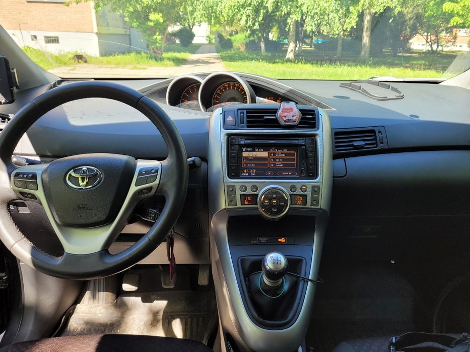 Продам TOYOTA VERSO 2.0   7 місць.