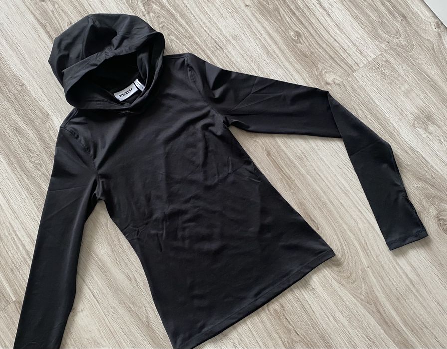 Czarna bluzka z kapturem weekday Xs jak nowa