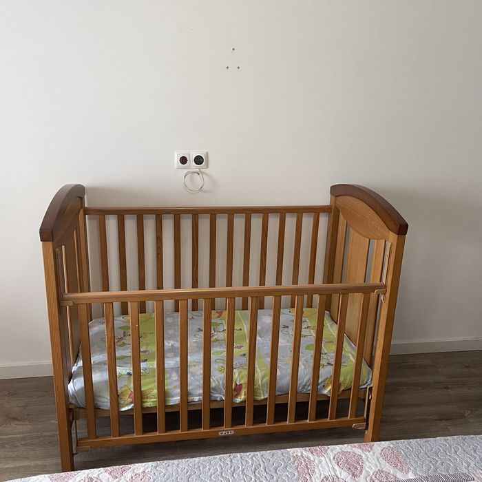 Vendo Berço e Cómoda p/ quarto bébe