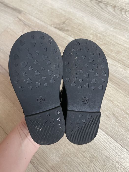 Туфлі для дівчинки розмір 22