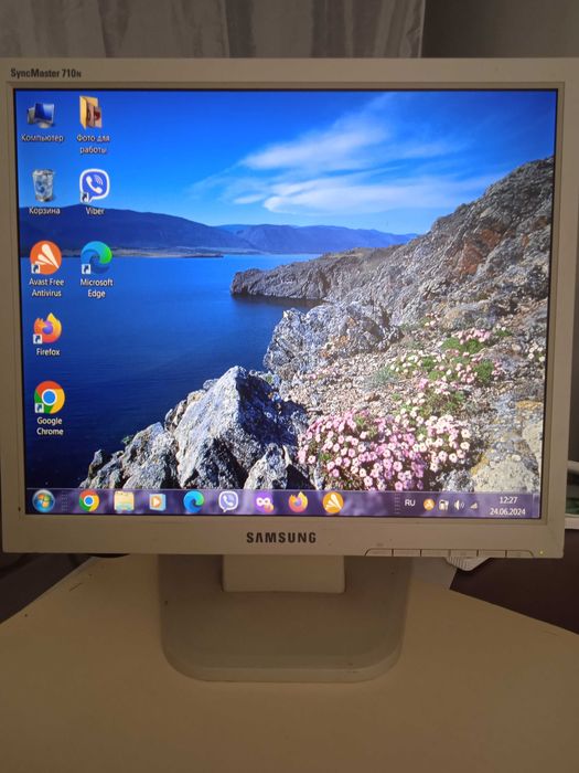 Монитор SAMSUNG Sync Master mod 710N 17".