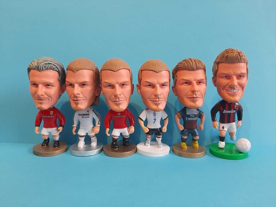 Іграшкові фігурки футболіста Девіда Бекхема
