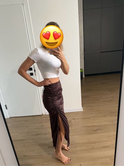 Нова атласна юбка Zara