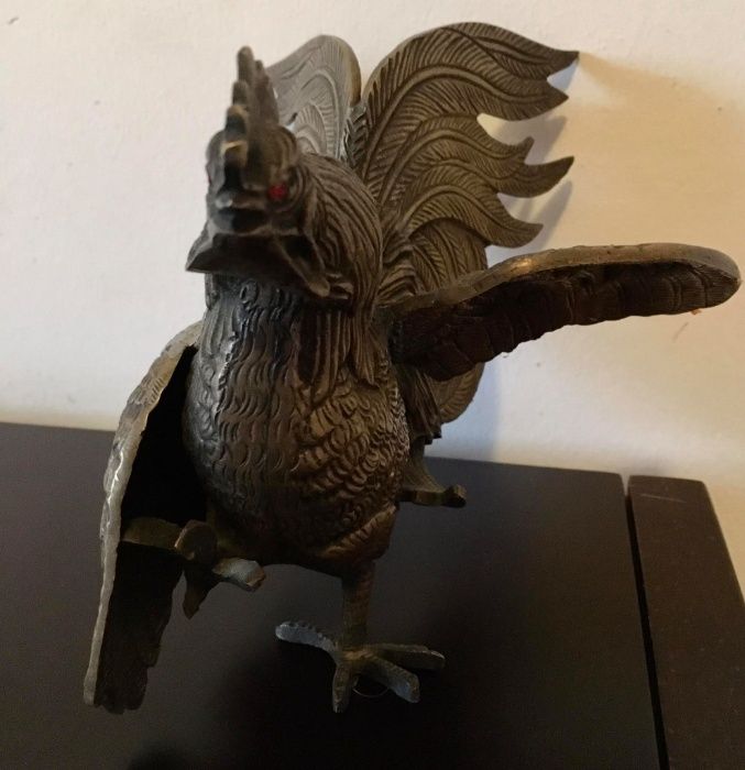 Galos de decoração em bronze