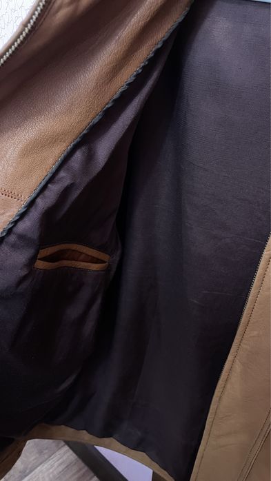 Чоловіча шкіряна куртка