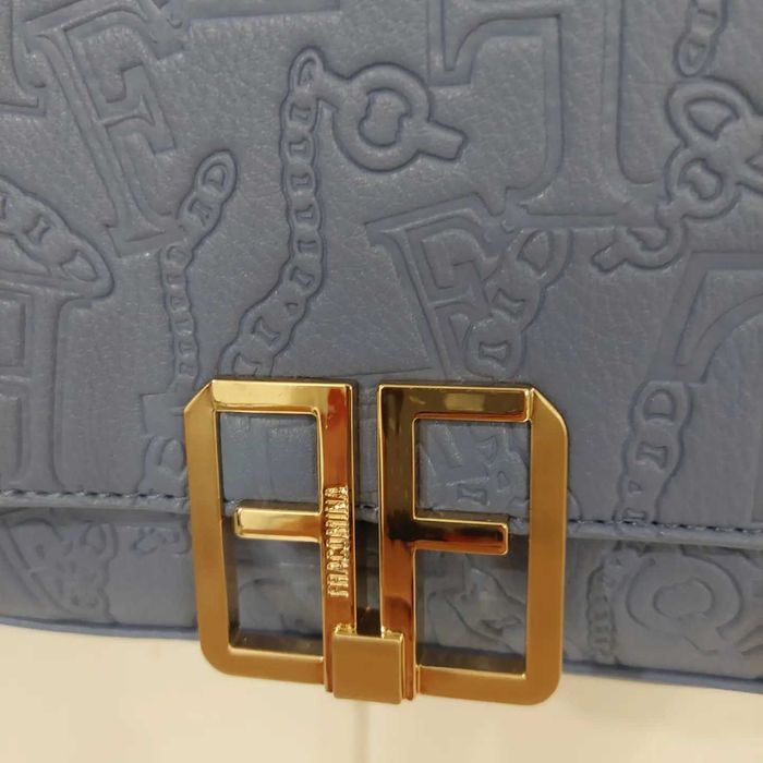 Mala de Senhora marca Fracomina