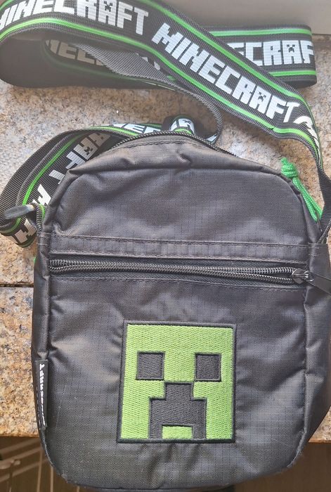 Saco Minicraft,como novo,procura um novo menino para passear