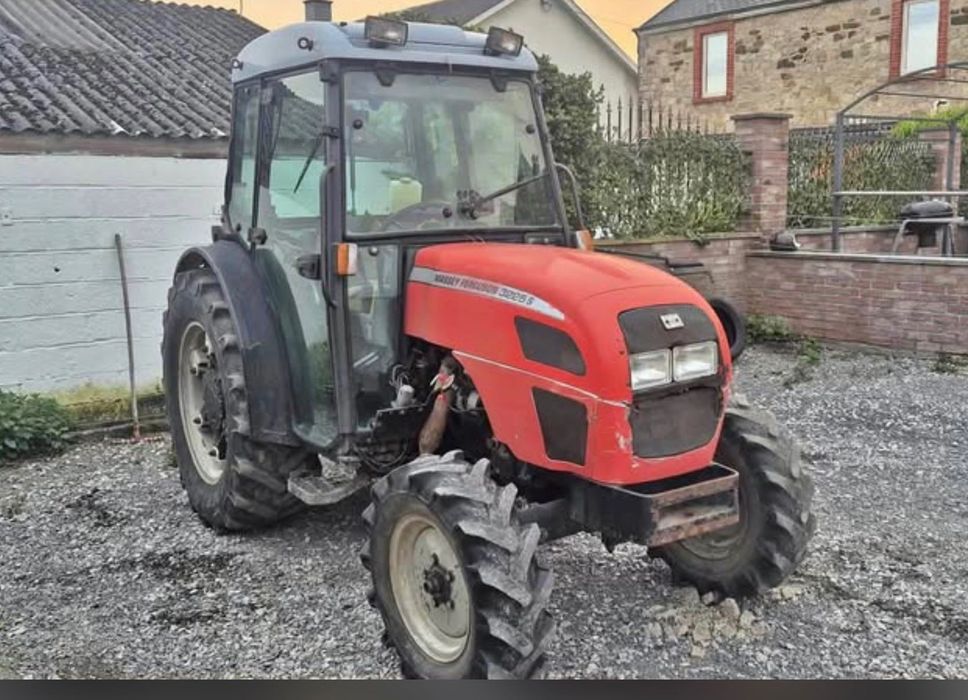 Traktor Massey Fergusson