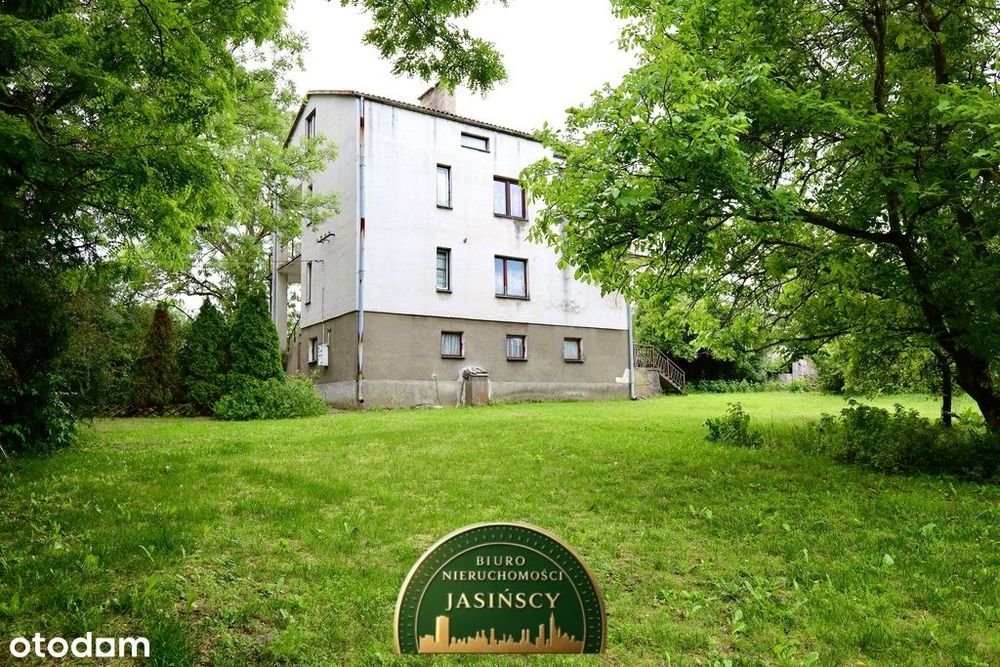 Dom nad rzeką Łydynia na skraju miasta Ciechanów