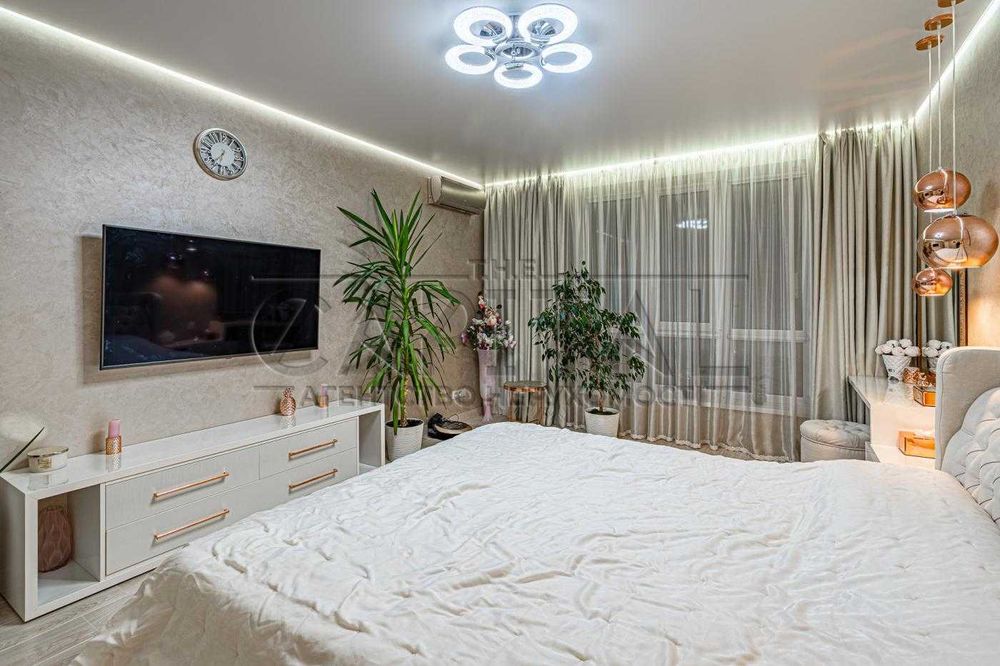 Продаж АВТОРСЬКОЇ 3 кімнатної квартири ЖК Кришталеві джерела Голосієво