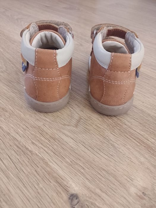 Buty ze skóry naturalnej do kostki r.22 memo