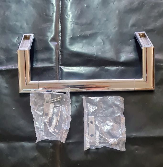 Toalheiro 30cms cromado perfil rectangular