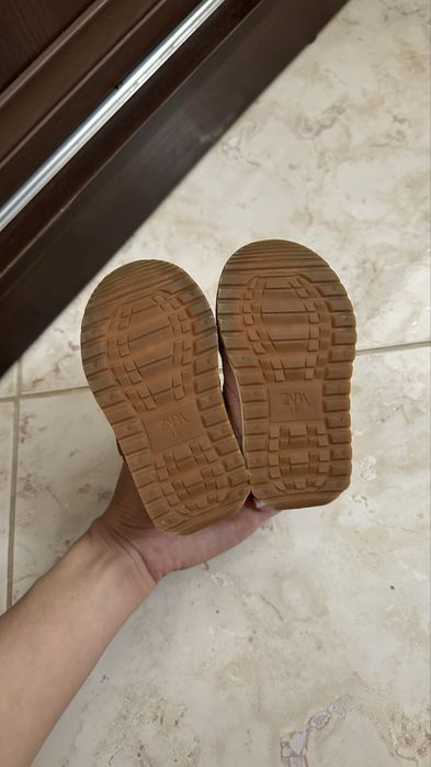 Дитячі кросівки zara 19 розмір