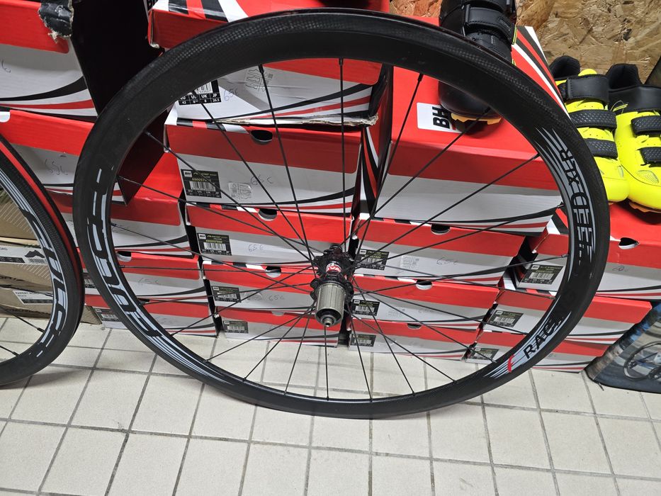 Rodas de estrada de carbono calco