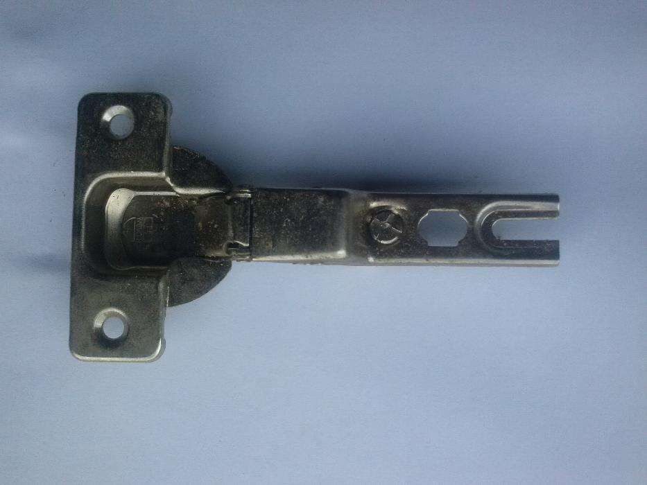 Dobradiças e Puxadores