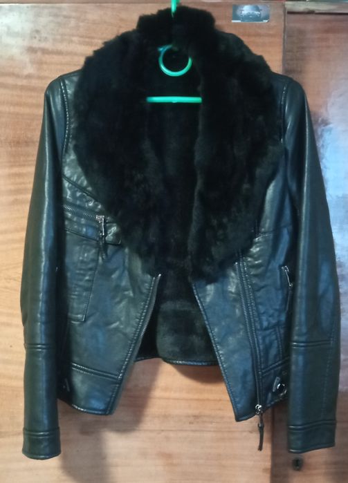 Утеплена шкіряна куртка