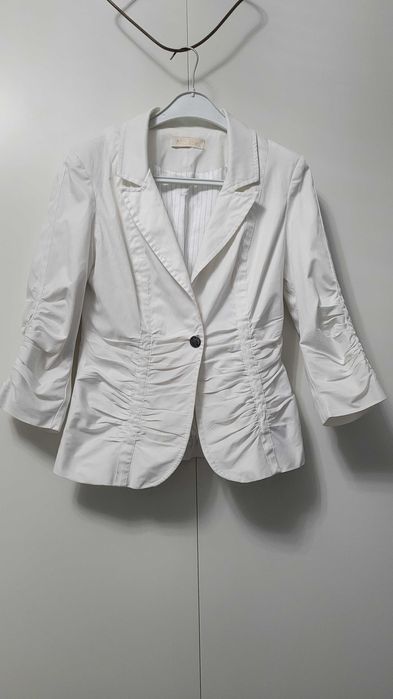 biała marynarka z podszewka marszczona r s