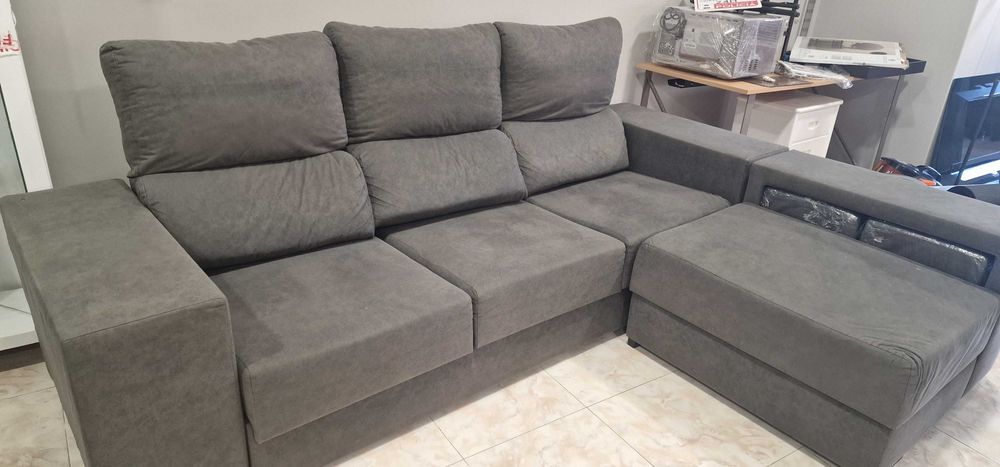 Sofá com chaise longue