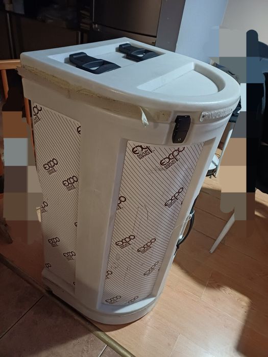 System przenośnego stoiska modułowy w walizce