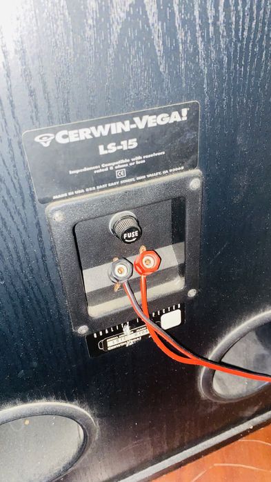 Colunas Som Cerwin-Vega LS-15