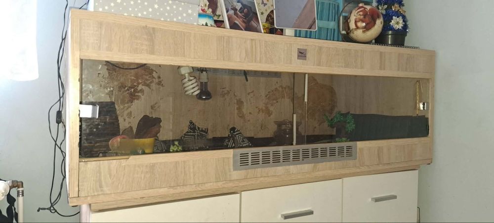 Akwarium wraz z komodą