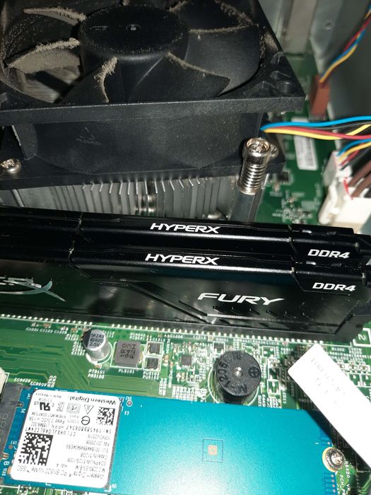 Komputer stacjonarny HP Pavilion Gaming Desktop 690