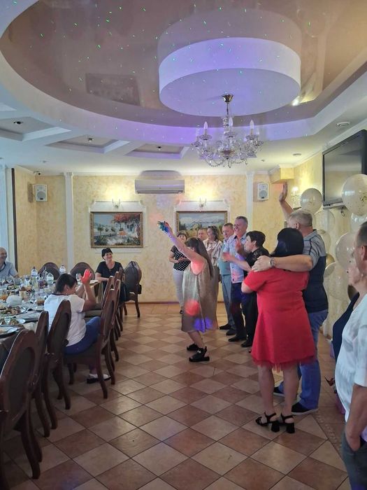 Ведуча на свято від 300грн\год.Музика. Оформлення залу.Фото відео