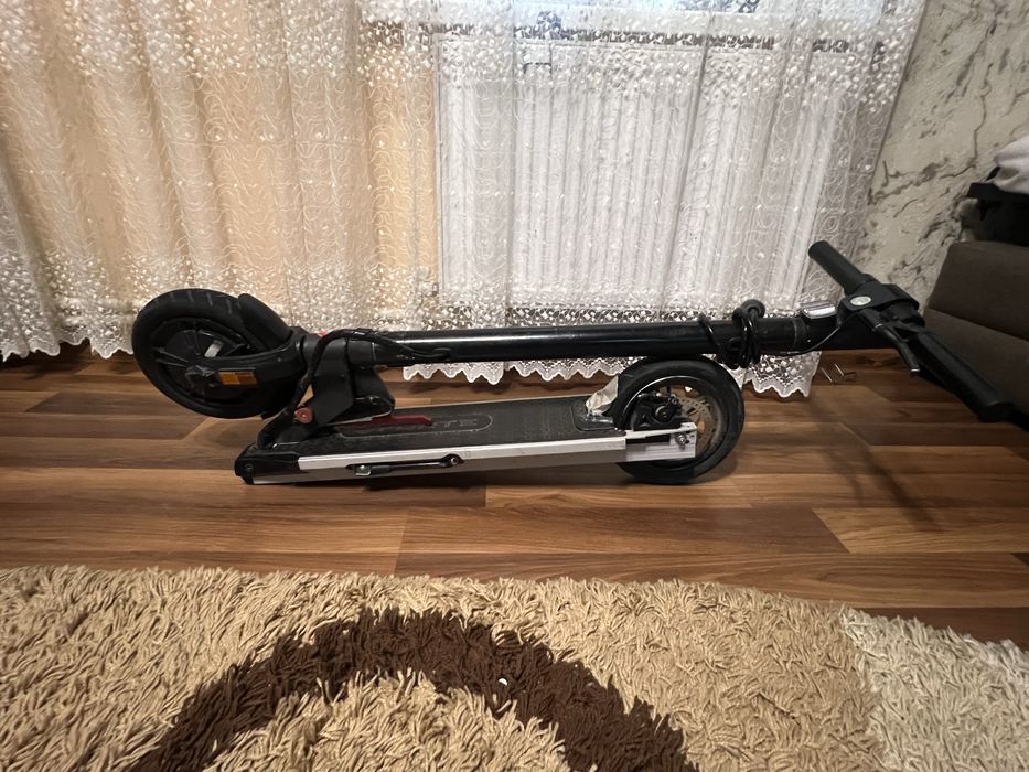 Срочно продаєця  електро самокат з торгом